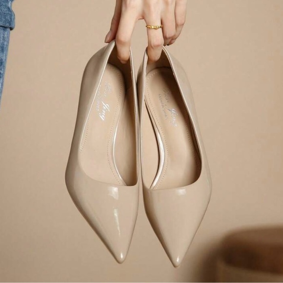 Shein pointed nude patent leather heels size 8 - Picture 5 of 5